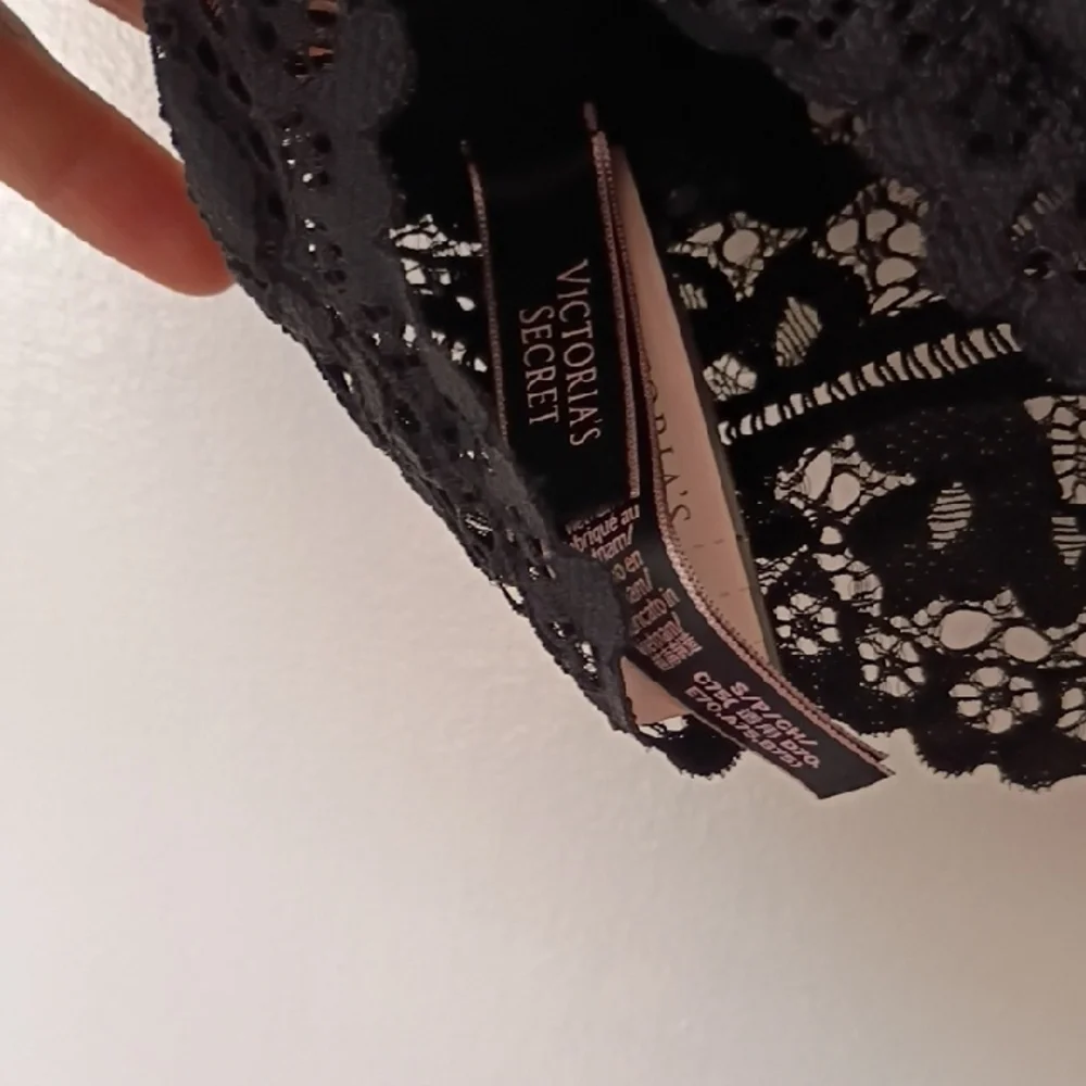 Victoria's Secret Black Lace Bralette - Picture 2 of 4